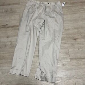 Brooks Brothers NWT Lightweight Advantage Chino Pleated Relaxed Fit Pants 42x32